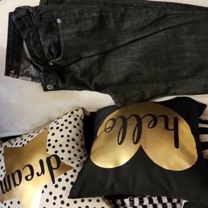 Women's skinny leg jeans